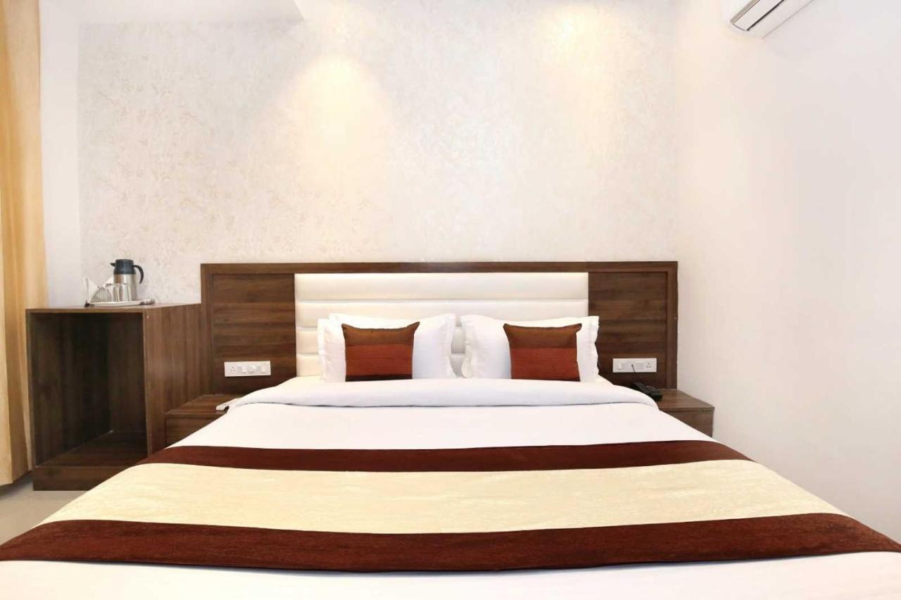 Hotel O Grand Star